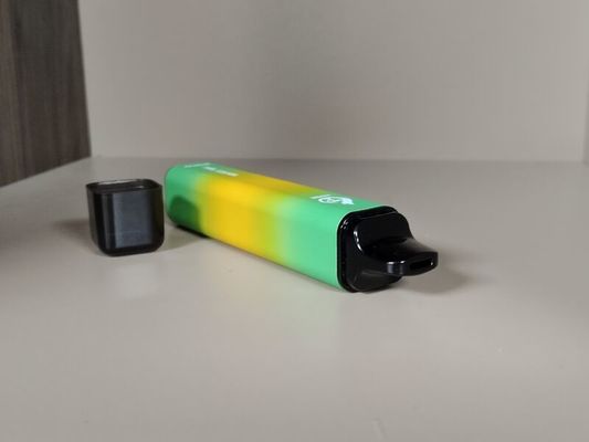 POCO Huge 5000 Puff Vape Pen Disposable E Cigarette 15ml Capacità del serbatoio